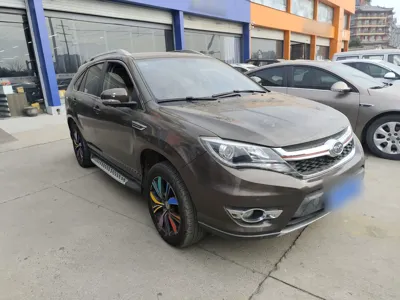 BYD S7