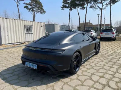 Porsche Taycan