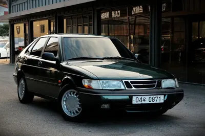 Saab 900