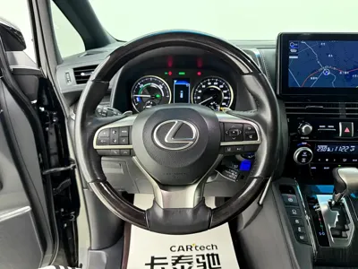 Lexus LM