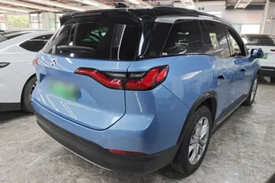 Nio ES8