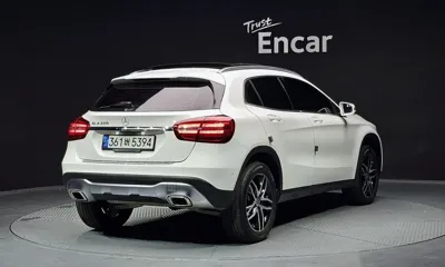 Mercedes-Benz GLA-Class