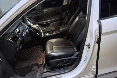 Ford Taurus