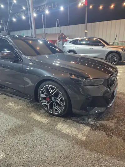 BMW i5