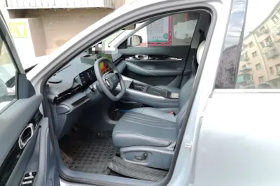 Geely Galaxy E5