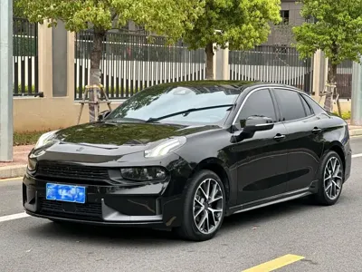 Lynk & Co 03