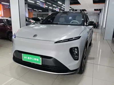Nio ES8