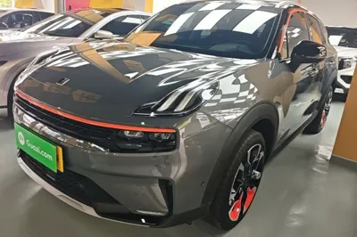Lynk & Co 06