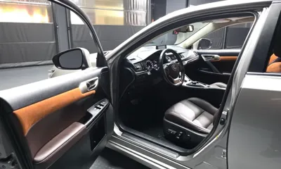 Lexus CT200h