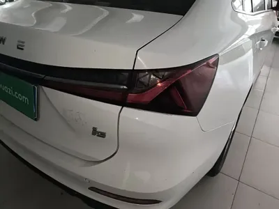 Roewe i5