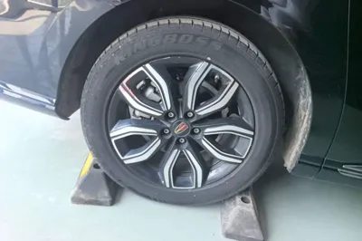 Hongqi HQ9