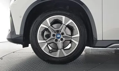 BMW iX1