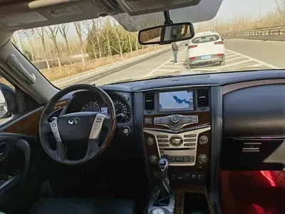 Infiniti QX80