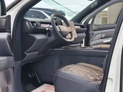 Nio ES8