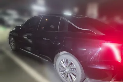 Hongqi E-QM5