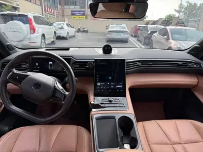 Nio ES8