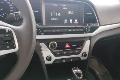 Hyundai Elantra (6th Generation