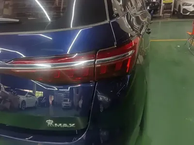 BYD MAX