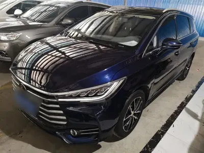 BYD MAX