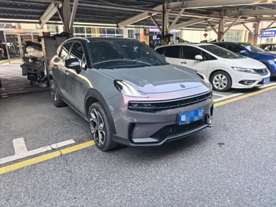 Lynk & Co 06