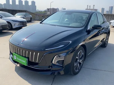 Hongqi E-QM5