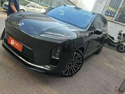 Nio ES8
