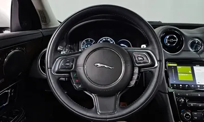 Jaguar XJ