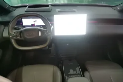 Lynk & Co Z20
