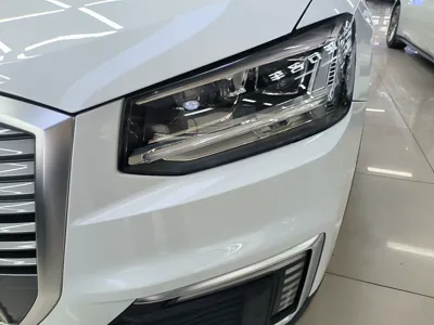 Audi Q2L e-tron
