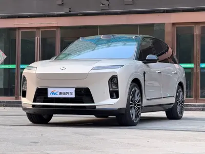 Nio ES8