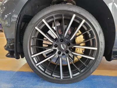 Astonmartin DBX
