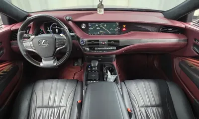 Lexus LS