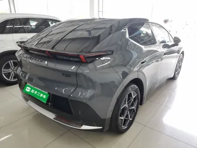 Lynk & Co Z20