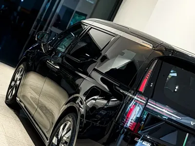 Volvo EM90