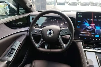 Denza Z9