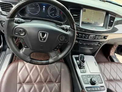 Hyundai Equus