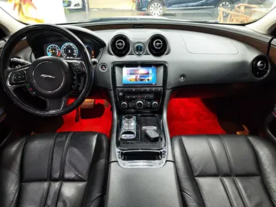 Jaguar XJ