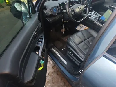 Nio ES8