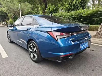 Hyundai Elantra