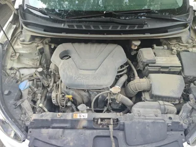 Hyundai Elantra (5th Generation