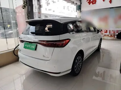 BYD MAX