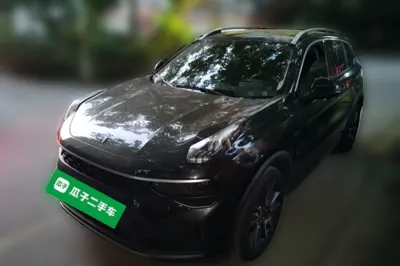 Lynk & Co 01