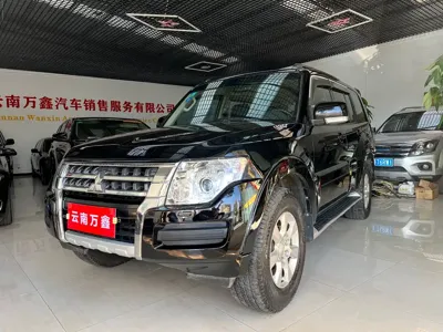 Mitsubishi Pajero (Import)