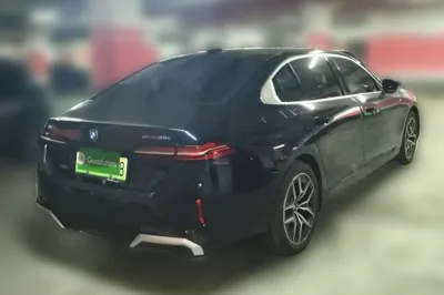 BMW i5