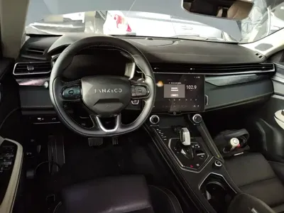 Lynk & Co 05