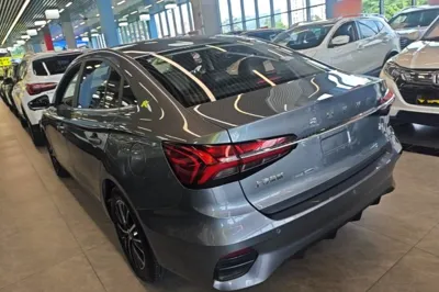 Roewe i5