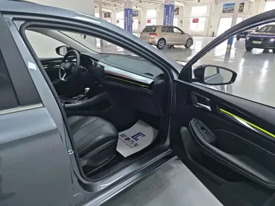 Roewe i5