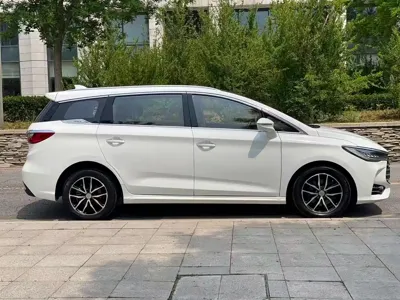 BYD MAX