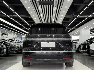 Nio ES8