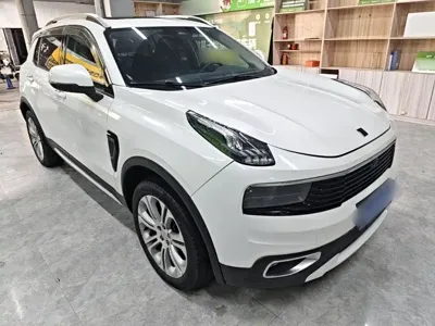Lynk & Co 01